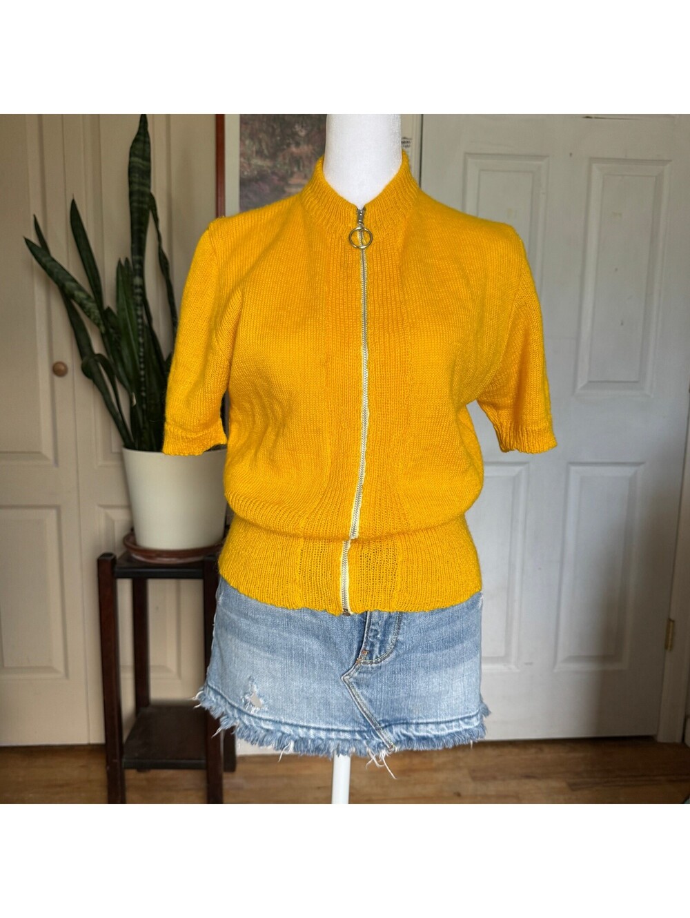 Vintage Mustard Yellow Knit Short Sleeve Full Zip Sweater